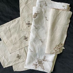 Elegant Embroidered Linen Napkins vintage table linens collection